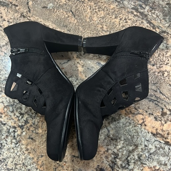 Aerosoles Heels - Picture 2 of 8